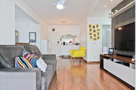 Apartamento à venda com 88m², 2 quartos e 1 vaga Apartamento à venda com 88m², 2 quartos e 1 vagaSala