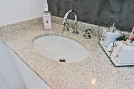 Apartamento à venda com 88m², 2 quartos e 1 vaga Apartamento à venda com 88m², 2 quartos e 1 vagaBanheiro Social