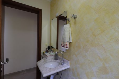 Casa à venda com 257m², 3 quartos e 4 vagasLavabo