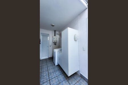 Casa de condomínio à venda com 150m², 3 quartos e 2 vagas Casa de condomínio à venda com 150m², 3 quartos e 2 vagasLavanderia