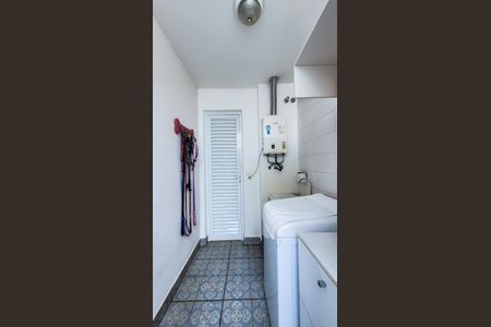 Casa de condomínio à venda com 150m², 3 quartos e 2 vagas Casa de condomínio à venda com 150m², 3 quartos e 2 vagasLavanderia