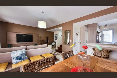 Casa de condomínio à venda com 150m², 3 quartos e 2 vagas Casa de condomínio à venda com 150m², 3 quartos e 2 vagasSala de Jantar