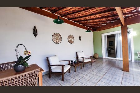 Casa de condomínio à venda com 150m², 3 quartos e 2 vagas Casa de condomínio à venda com 150m², 3 quartos e 2 vagasÁrea gourmet