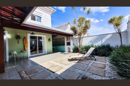 Casa de condomínio à venda com 150m², 3 quartos e 2 vagas Casa de condomínio à venda com 150m², 3 quartos e 2 vagasÁrea gourmet