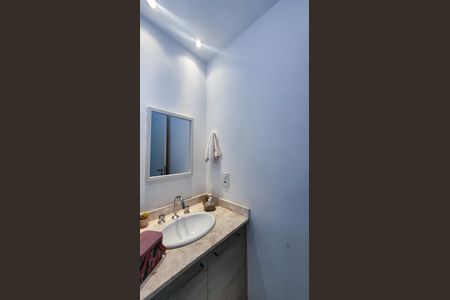 Casa de condomínio à venda com 150m², 3 quartos e 2 vagas Casa de condomínio à venda com 150m², 3 quartos e 2 vagasBanheiro Social