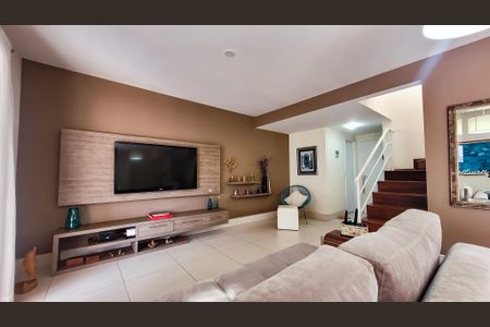 Casa de condomínio à venda com 150m², 3 quartos e 2 vagas Casa de condomínio à venda com 150m², 3 quartos e 2 vagasSala