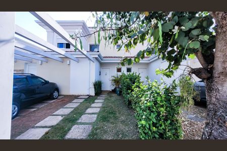 Casa de condomínio à venda com 150m², 3 quartos e 2 vagas Casa de condomínio à venda com 150m², 3 quartos e 2 vagasGaragem