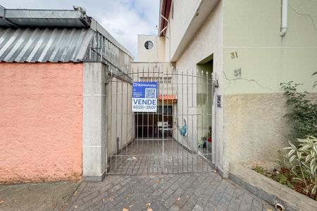 Casa à venda com 149m², 3 quartos e 2 vagas Casa à venda com 149m², 3 quartos e 2 vagasFachada