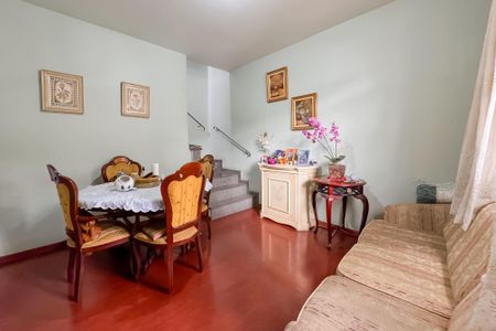 Casa à venda com 149m², 3 quartos e 2 vagas Casa à venda com 149m², 3 quartos e 2 vagasSala