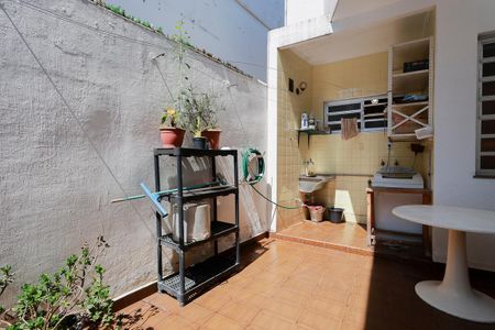 Casa à venda com 437m², 3 quartos e 1 vaga Casa à venda com 437m², 3 quartos e 1 vagaCasa 1 - Quintal