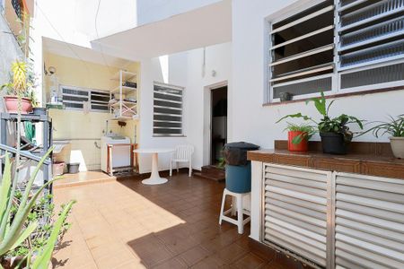 Casa à venda com 437m², 3 quartos e 1 vaga Casa à venda com 437m², 3 quartos e 1 vagaCasa 1 - Quintal