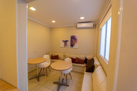 Apartamento à venda com 42m², 2 quartos e sem vagaÁrea comum - Salão de festas