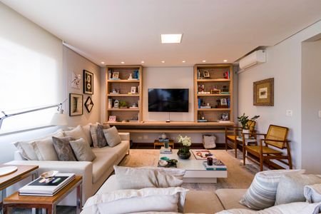 Sala de apartamento à venda com 4 quartos, 180m² em Real Parque, São Paulo