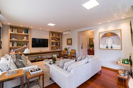 Sala de apartamento à venda com 4 quartos, 180m² em Real Parque, São Paulo