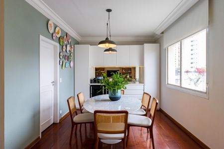 Sala de apartamento à venda com 4 quartos, 180m² em Real Parque, São Paulo