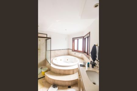 Casa de condomínio à venda com 703m², 4 quartos e 4 vagasBanheiro da Suíte 1