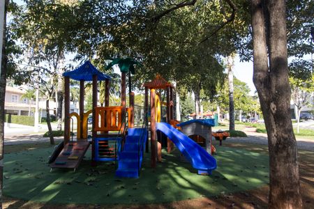 Casa de condomínio à venda com 703m², 4 quartos e 4 vagasÁrea comum - Playground