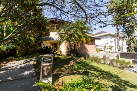 Casa de condomínio à venda com 703m², 4 quartos e 4 vagasVista da Rua