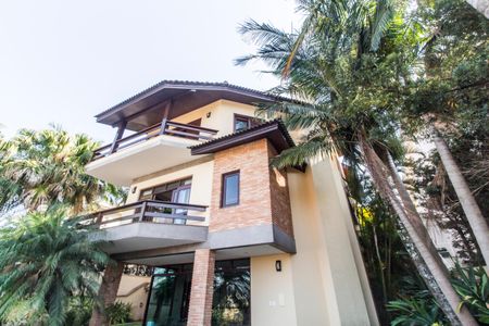 Casa de condomínio à venda com 703m², 4 quartos e 4 vagasFachada