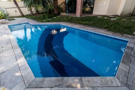 Casa de condomínio à venda com 703m², 4 quartos e 4 vagasPiscina