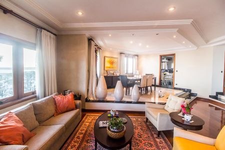 Casa de condomínio à venda com 703m², 4 quartos e 4 vagasSala