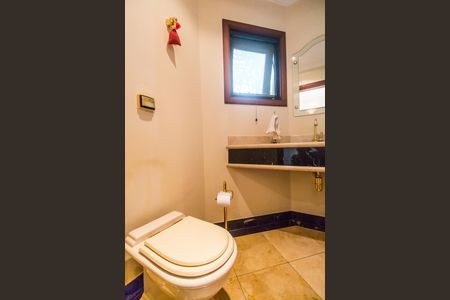 Casa de condomínio à venda com 703m², 4 quartos e 4 vagasLavabo