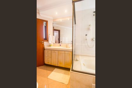 Casa de condomínio à venda com 703m², 4 quartos e 4 vagasBanheiro da Suíte 2