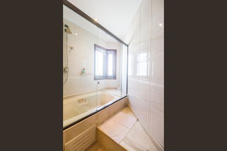 Casa de condomínio à venda com 703m², 4 quartos e 4 vagasBanheiro da Suíte 2