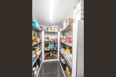 Casa de condomínio à venda com 703m², 4 quartos e 4 vagasDespensa