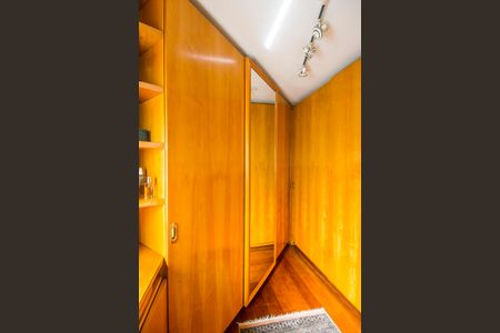 Casa de condomínio à venda com 703m², 4 quartos e 4 vagasCloset da suíte 1