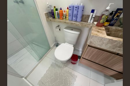 Apartamento à venda com 59m², 1 quarto e 2 vagas Apartamento à venda com 59m², 1 quarto e 2 vagasBanheiro da Suíte