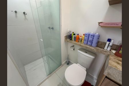 Apartamento à venda com 59m², 1 quarto e 2 vagas Apartamento à venda com 59m², 1 quarto e 2 vagasBanheiro da Suíte