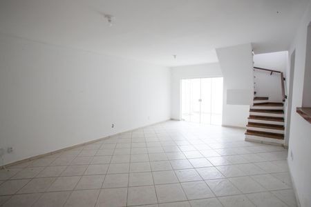 Sala de casa à venda com 3 quartos, 140m² em Pechincha, Rio de Janeiro