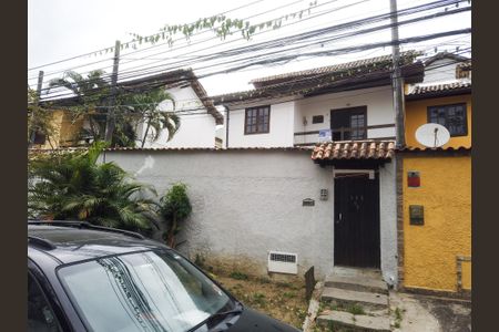 Casa à venda com 140m², 3 quartos e 2 vagasFachada
