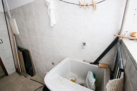 Casa à venda com 140m², 3 quartos e 2 vagasÁrea de Serviço