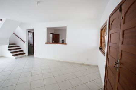 Casa à venda com 140m², 3 quartos e 2 vagasSala