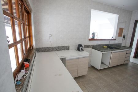 Casa à venda com 140m², 3 quartos e 2 vagasCozinha