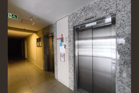 Apartamento à venda com 31m², 1 quarto e sem vagaElevadores