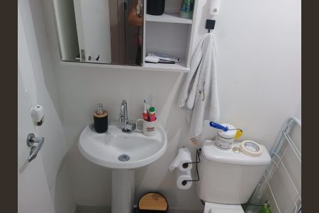 Banheiro de apartamento para alugar com 2 quartos, 34m² em Vila Graciosa, São Paulo