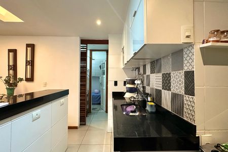 Apartamento à venda com 99m², 3 quartos e sem vagaCozinha