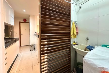 Apartamento à venda com 99m², 3 quartos e sem vagaÁrea de Serviço