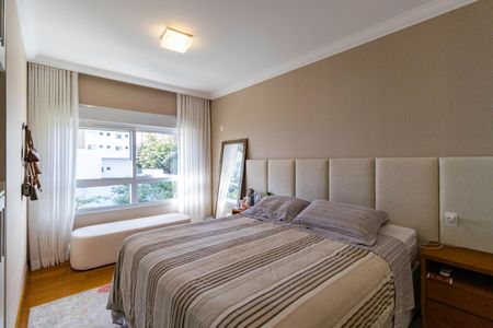 Apartamento à venda com 132m², 3 quartos e 2 vagasSuíte 2