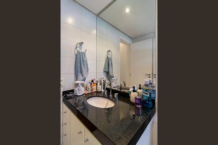 Apartamento à venda com 132m², 3 quartos e 2 vagasBanheiro da Suíte 2