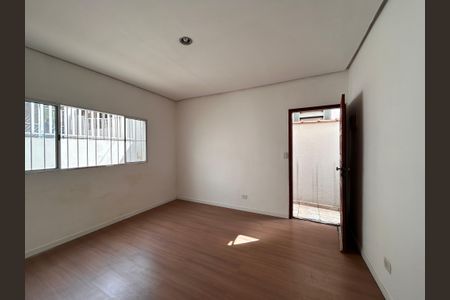 Sala de casa à venda com 2 quartos, 180m² em Parque Maria Domitila, São Paulo