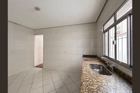 Casa à venda com 180m², 2 quartos e 2 vagasCozinha