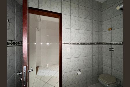 Casa à venda com 180m², 2 quartos e 2 vagasBanheiro