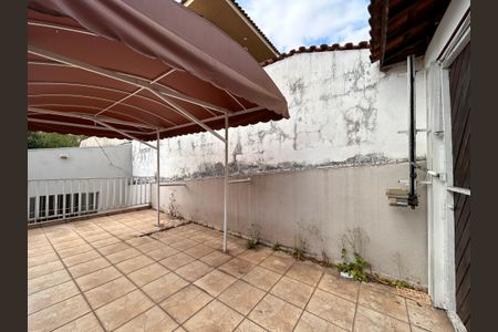 Casa à venda com 180m², 2 quartos e 2 vagasGaragem
