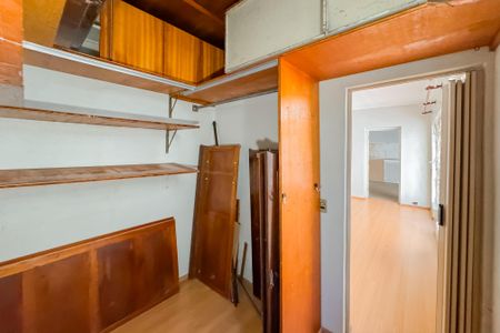 Casa à venda com 180m², 4 quartos e 1 vagaQuarto 2 - Armários 