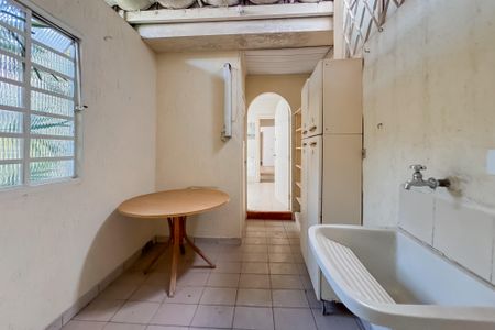 Casa à venda com 180m², 4 quartos e 1 vagaÁrea de Serviço