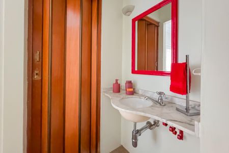 Casa à venda com 180m², 4 quartos e 1 vagaLavabo